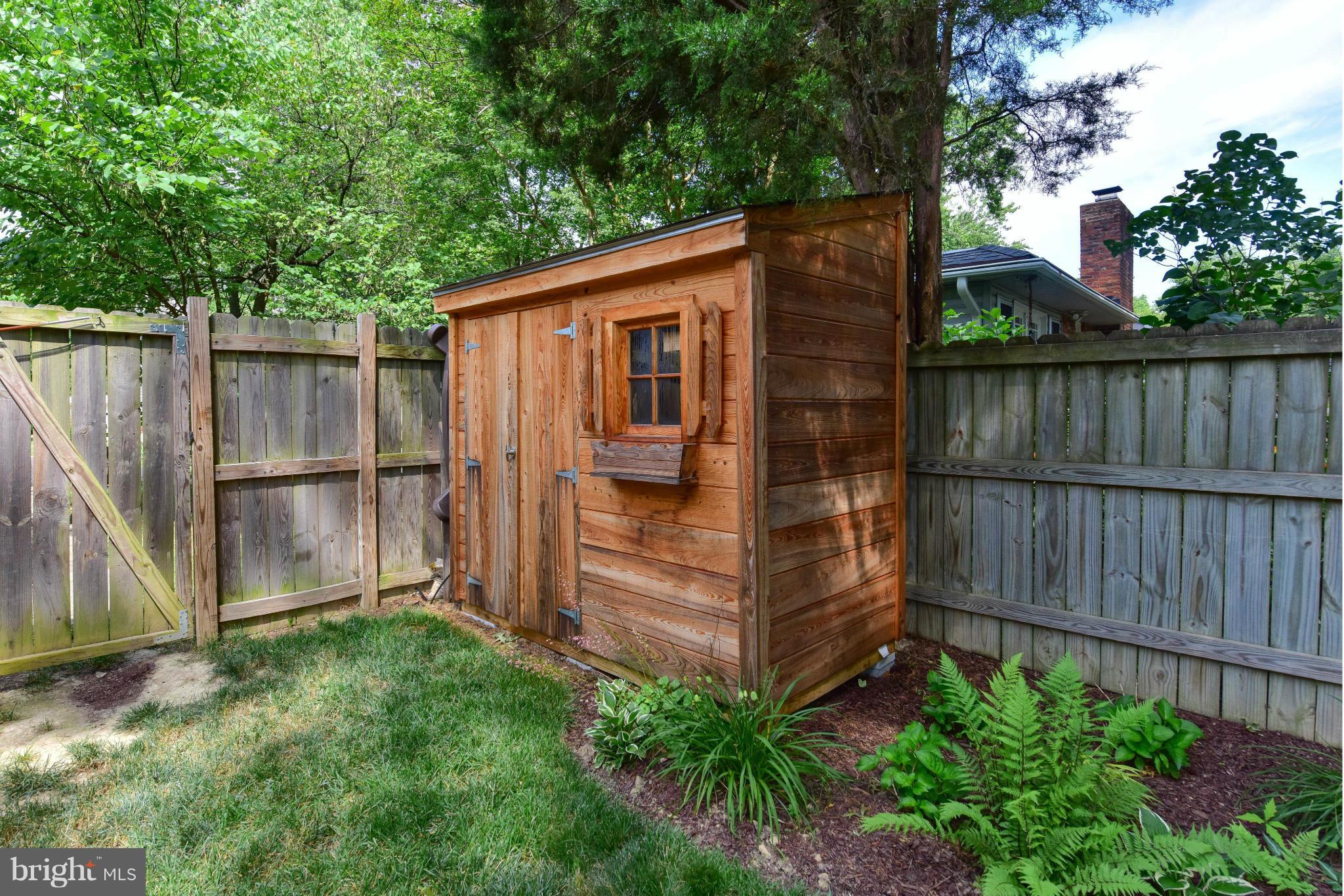 8011 Jackson Road Alexandria, VA 22308 - Photo 26 of 30 Shed #2