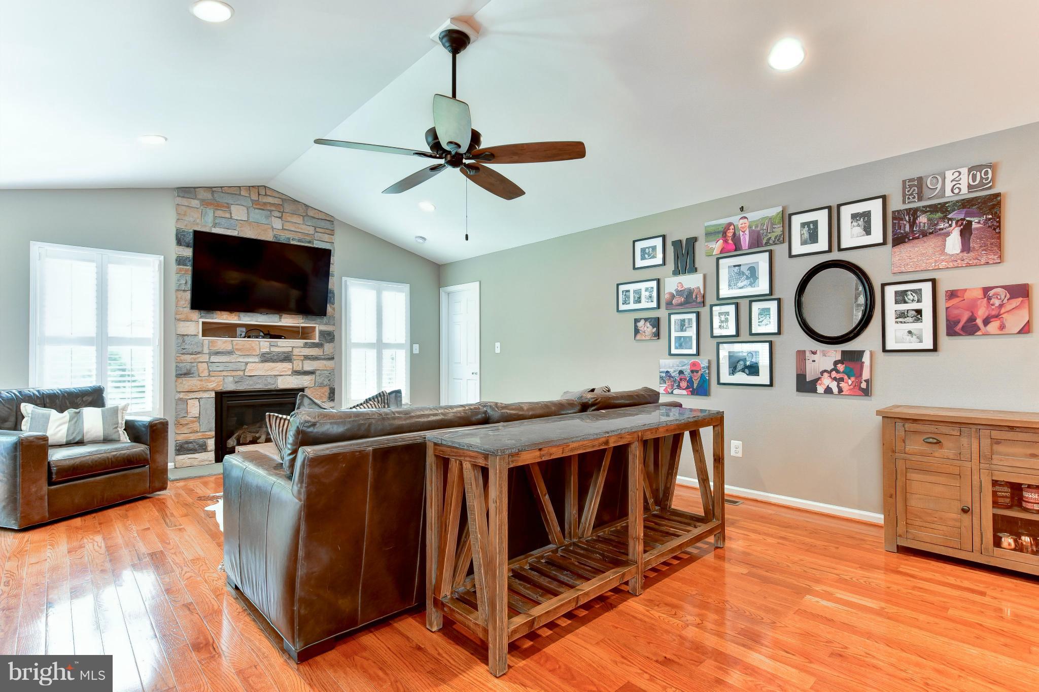 Great Room addition w/ gas fireplace