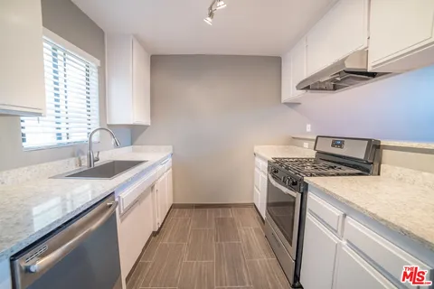 $2,395 | 3970 Moore Street, Unit 5, Los Angeles, CA 90066