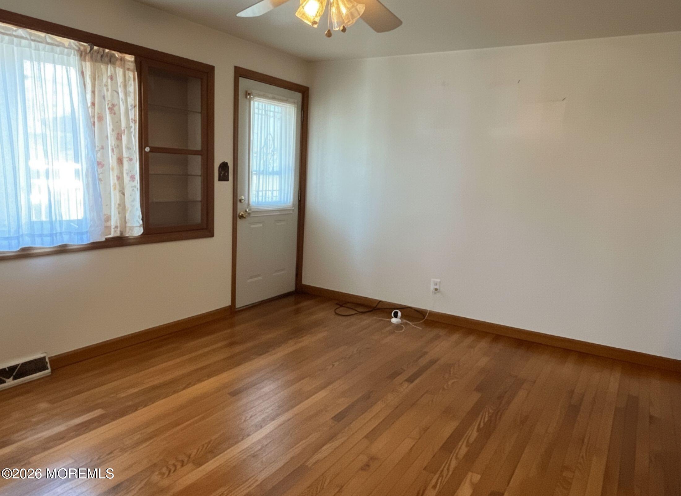 16 Rustic Drive Howell, NJ 07731 - Photo 7 of 28 IMG_9059 (1)