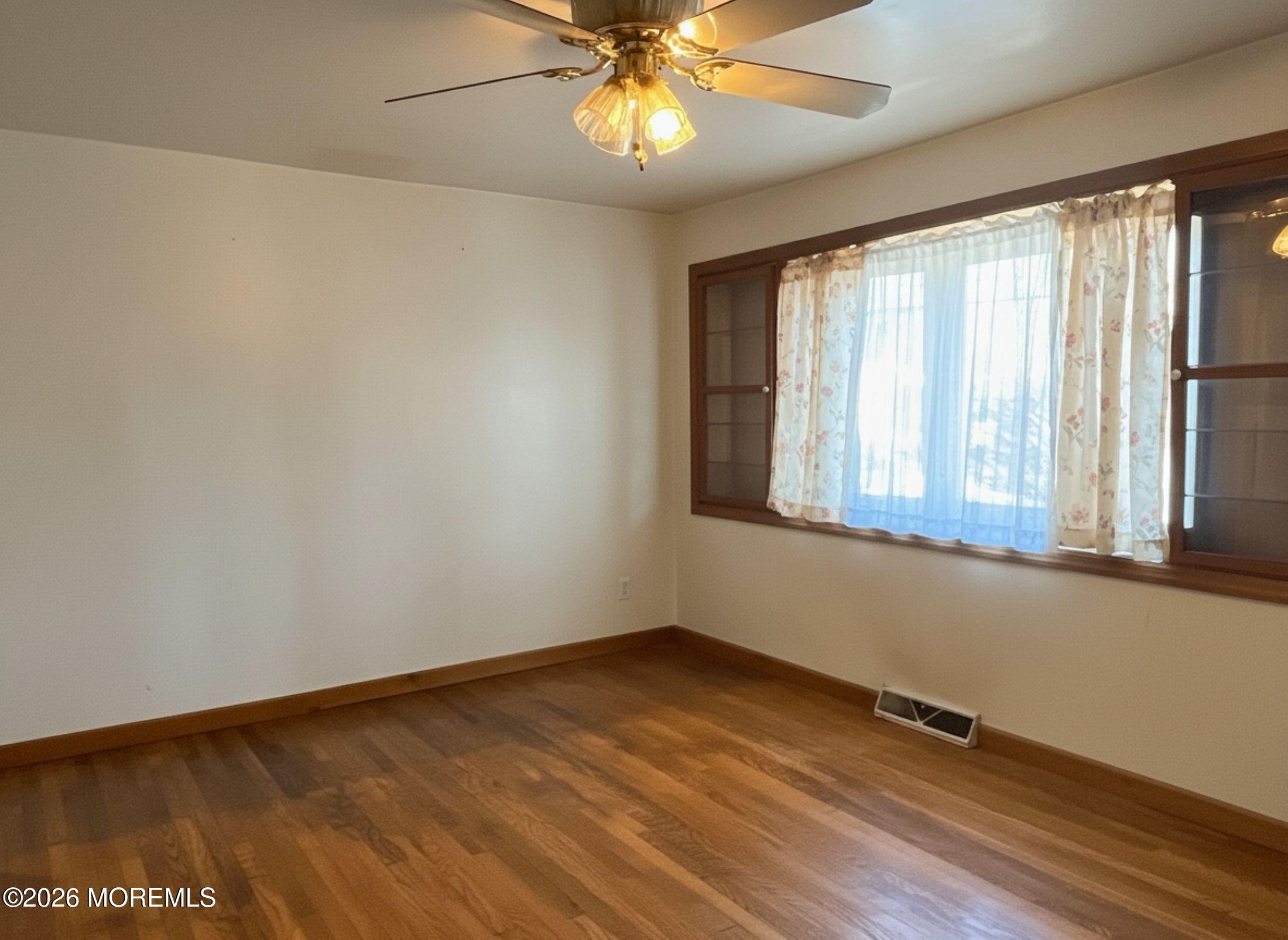 16 Rustic Drive Howell, NJ 07731 - Photo 8 of 28 IMG_9057 (2)