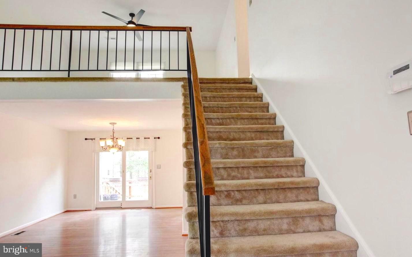 4777 Kelly Road Woodbridge, VA 22193 - Photo 4 of 20 Stairs