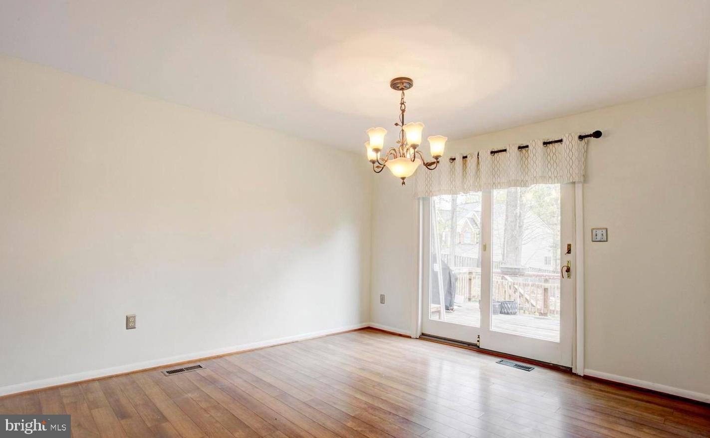 4777 Kelly Road Woodbridge, VA 22193 - Photo 7 of 20 Dining Area
