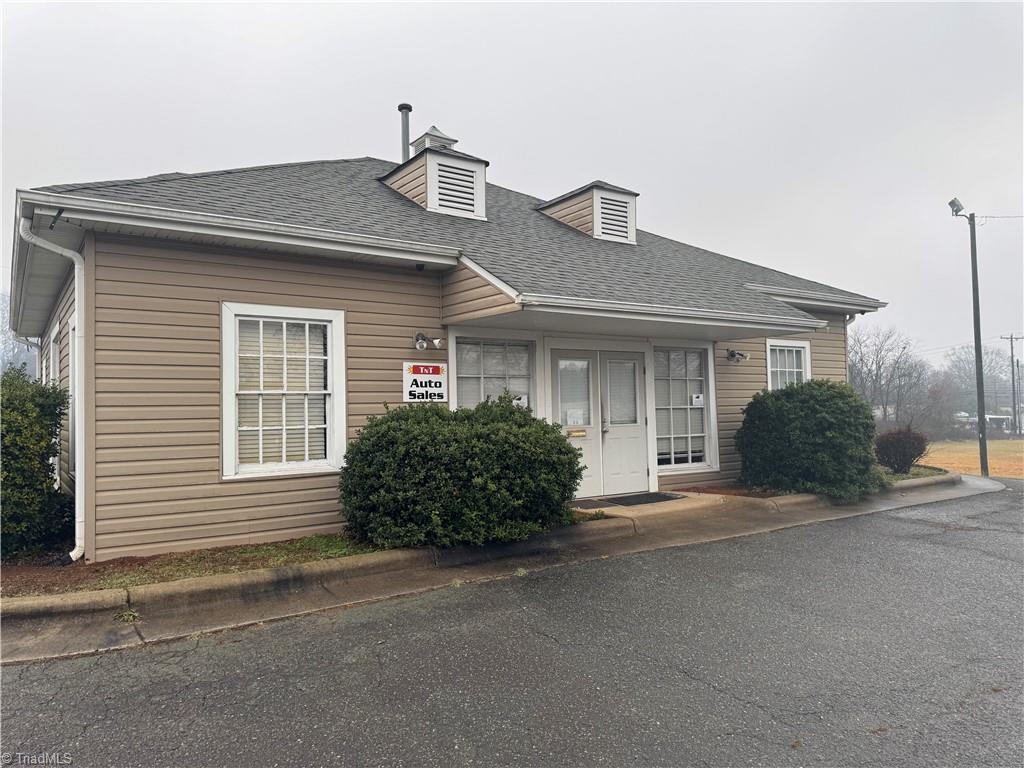 3073 High Point Road Winston-Salem, NC 27107 - Photo 3 of 32 Gallery Image 3