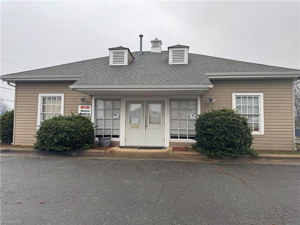 3073 High Point Road Winston-Salem, NC 27107 - Photo 6 of 32 Gallery Image 6