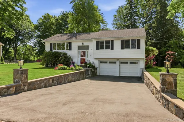 $699,000 | 3499 Katrina Drive, Yorktown Heights, NY 10598