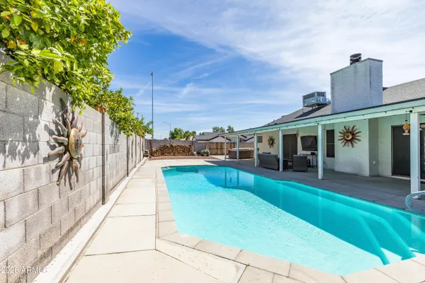 $649,500 | 3752 East Emerald Avenue, Mesa, AZ 85206