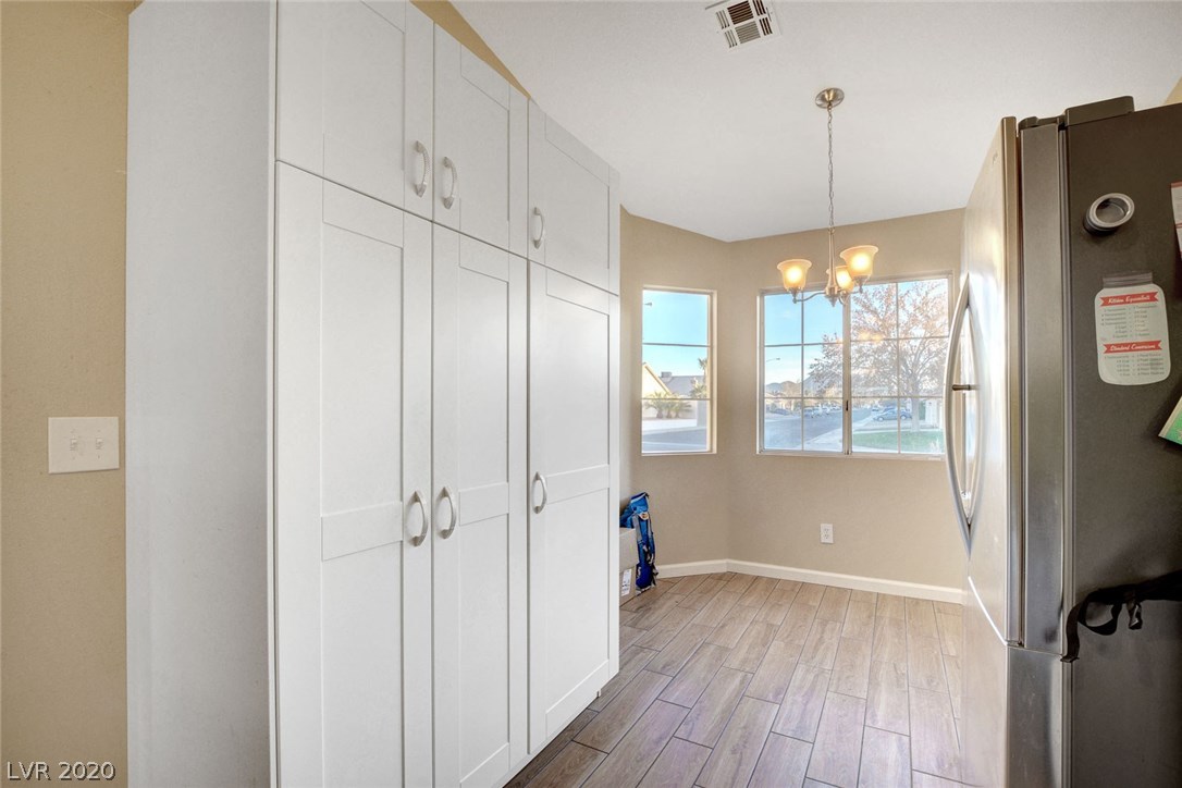 910 Shadowfax Road Henderson, NV 89015 - Photo 10 of 30 Gallery Image 10