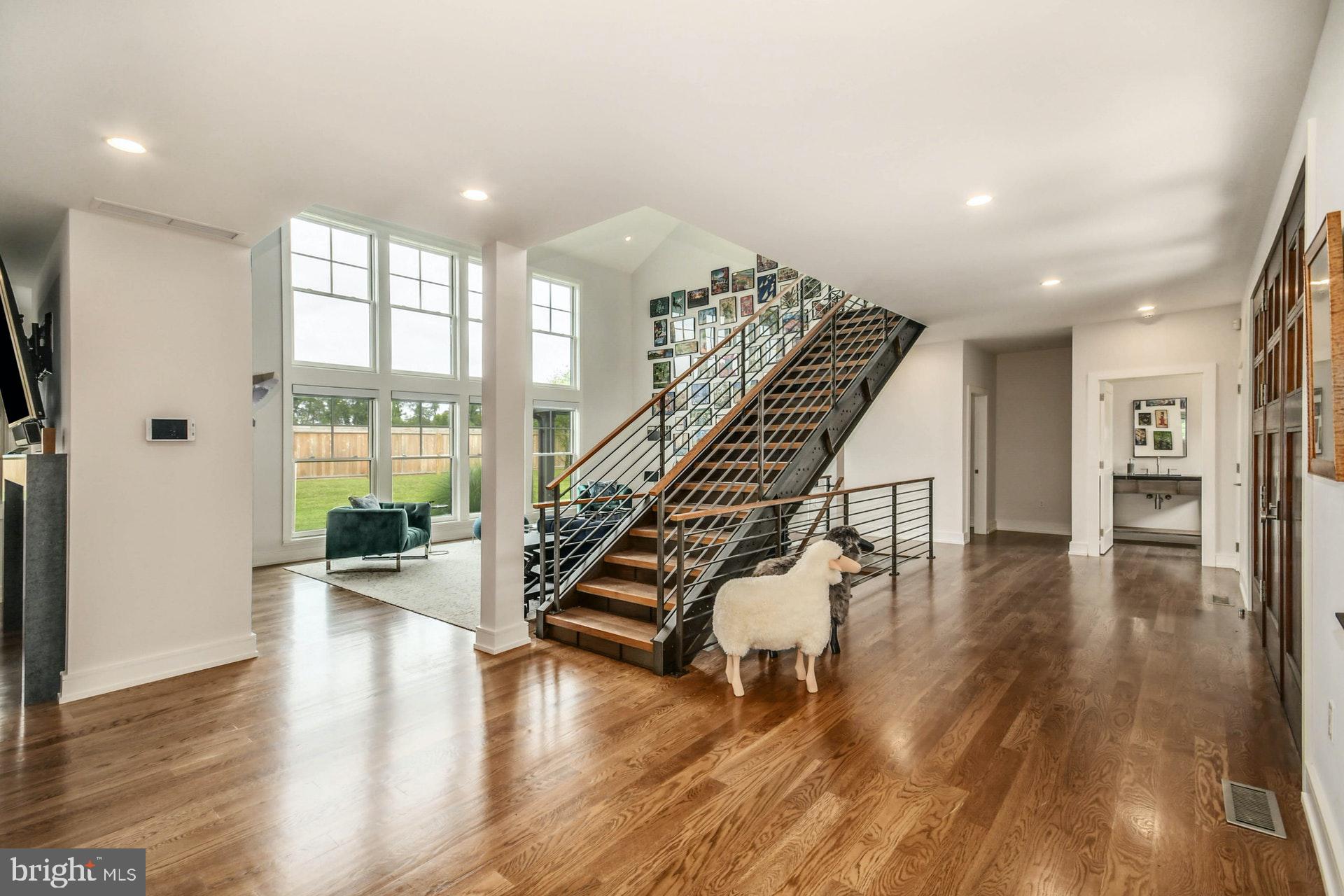 609 St Andrews Road Philadelphia, PA 19118 - Photo 5 of 43 Entrance Foyer