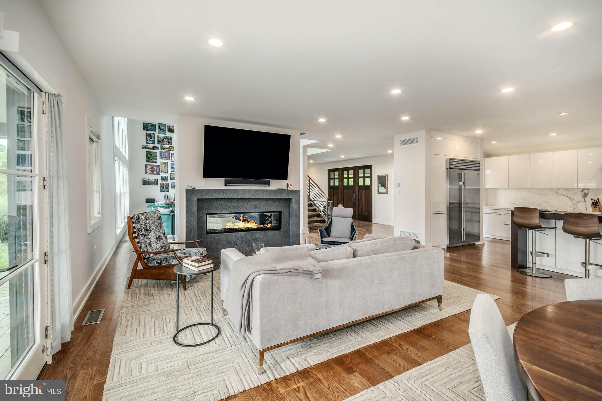 609 St Andrews Road Philadelphia, PA 19118 - Photo 8 of 43 Family Room