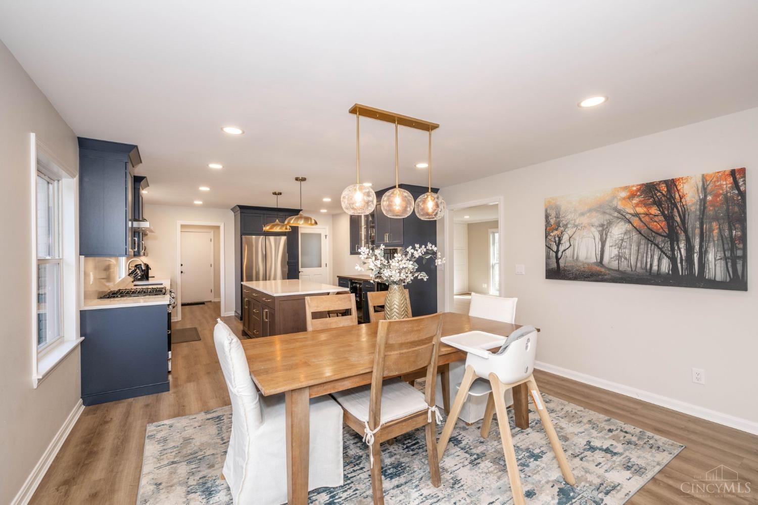 4891 Drake Road Cincinnati, OH 45243 - Photo 13 of 48