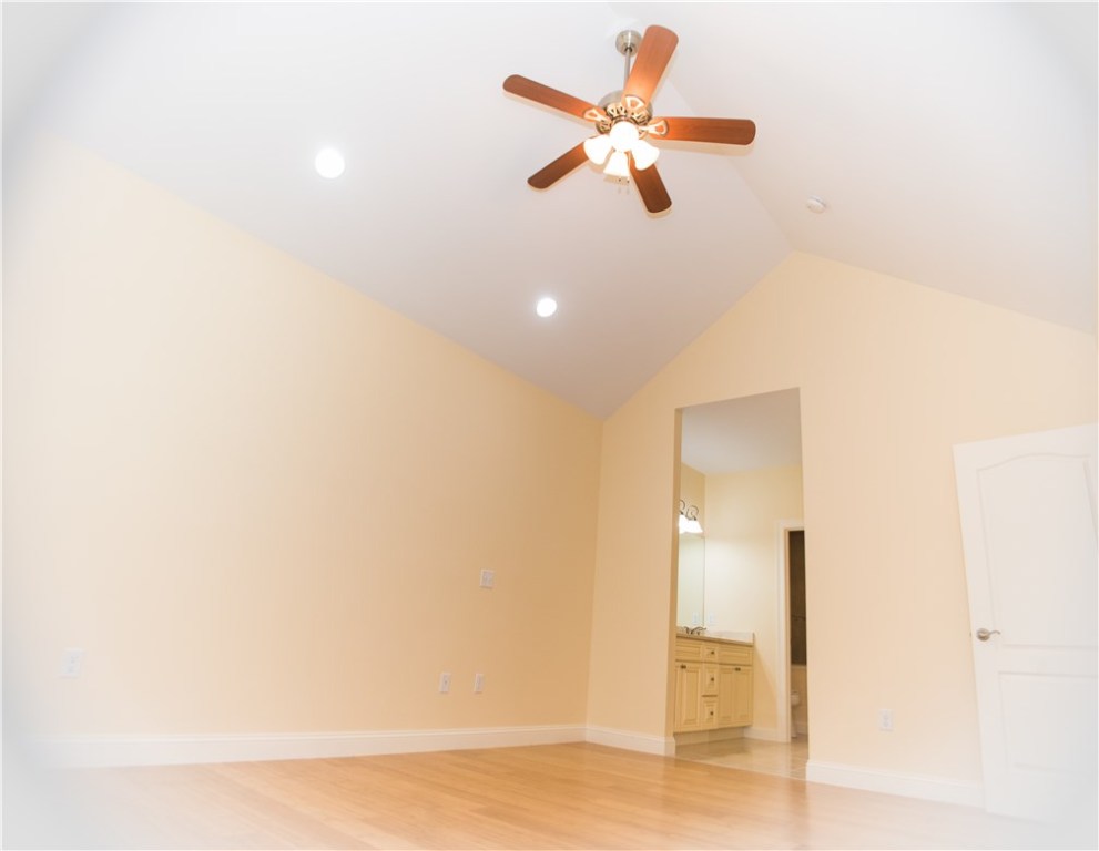 315 Old River Road, Unit 25 Lincoln, RI 02838 - Photo 15 of 28 1st floor master