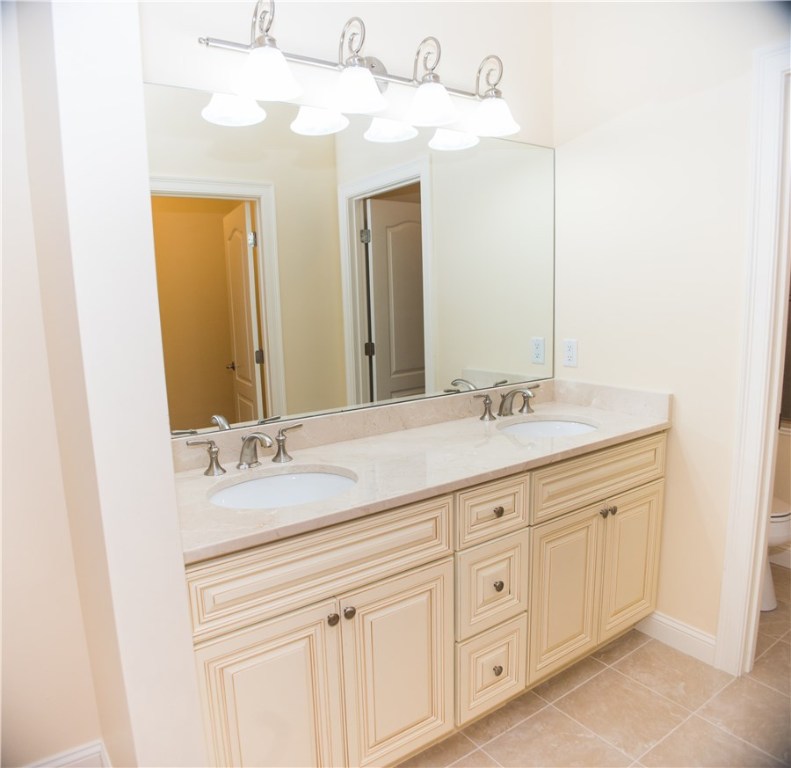 315 Old River Road, Unit 25 Lincoln, RI 02838 - Photo 16 of 28 master bath