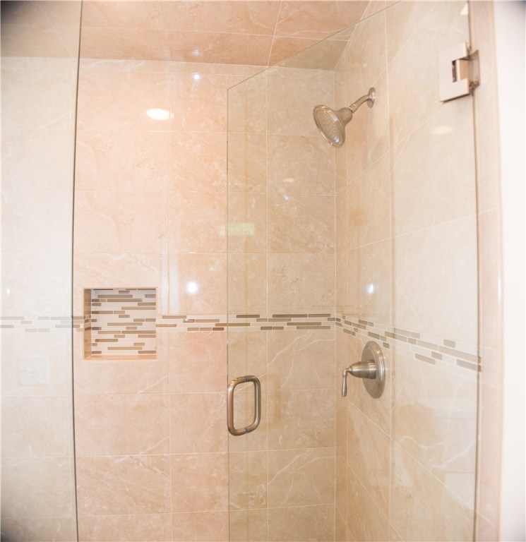 315 Old River Road, Unit 25 Lincoln, RI 02838 - Photo 17 of 28 master shower