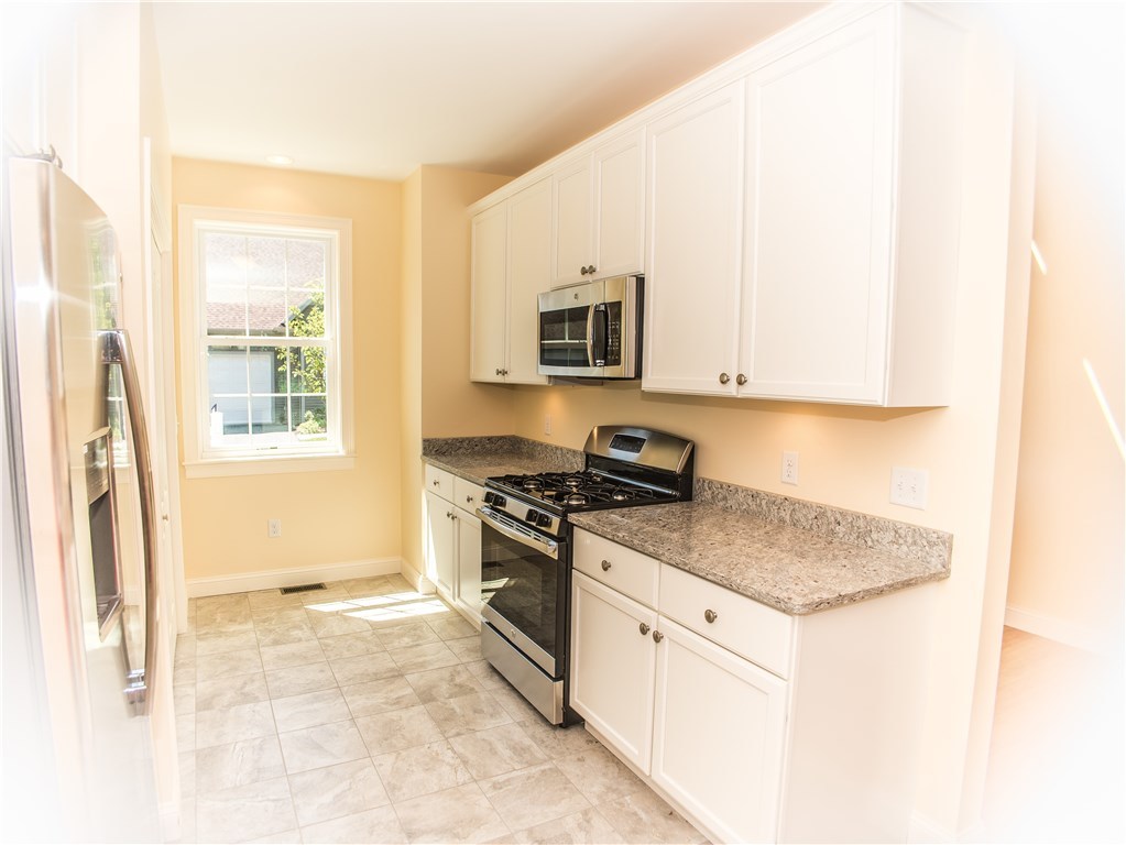 315 Old River Road, Unit 25 Lincoln, RI 02838 - Photo 5 of 28 Gallery Image 5