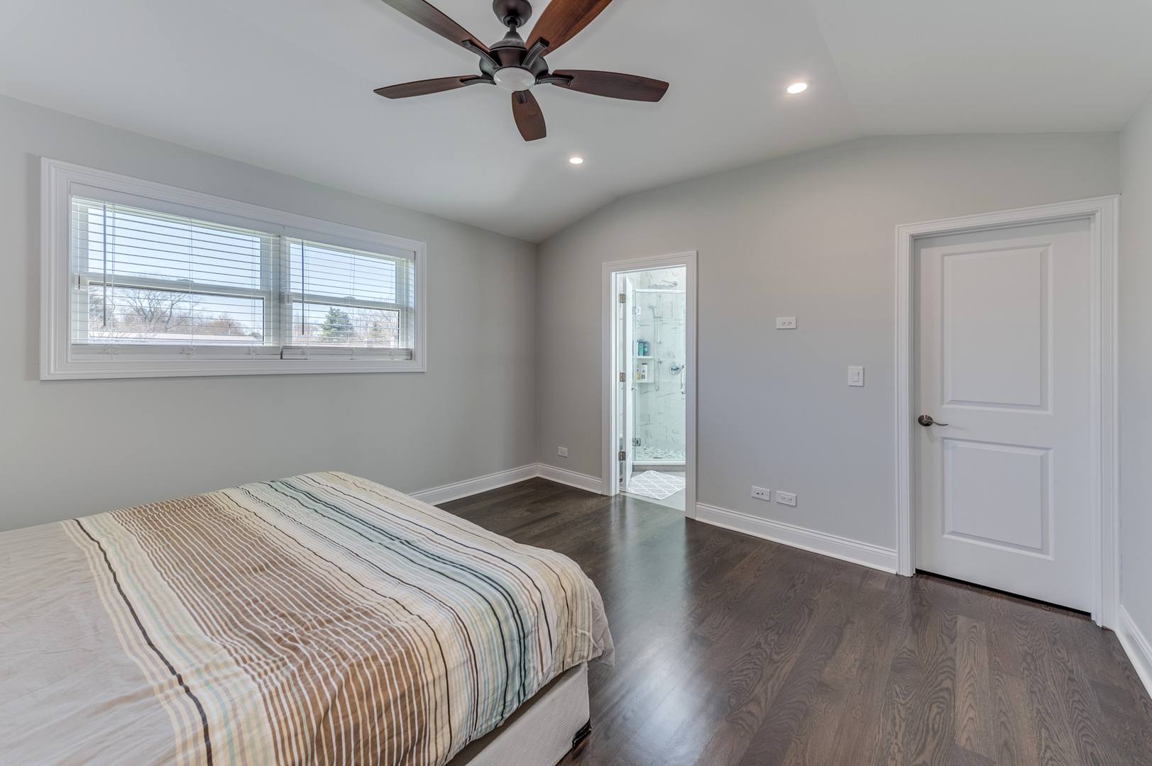 408 Warren Road Glenview, IL 60025 - Photo 13 of 28