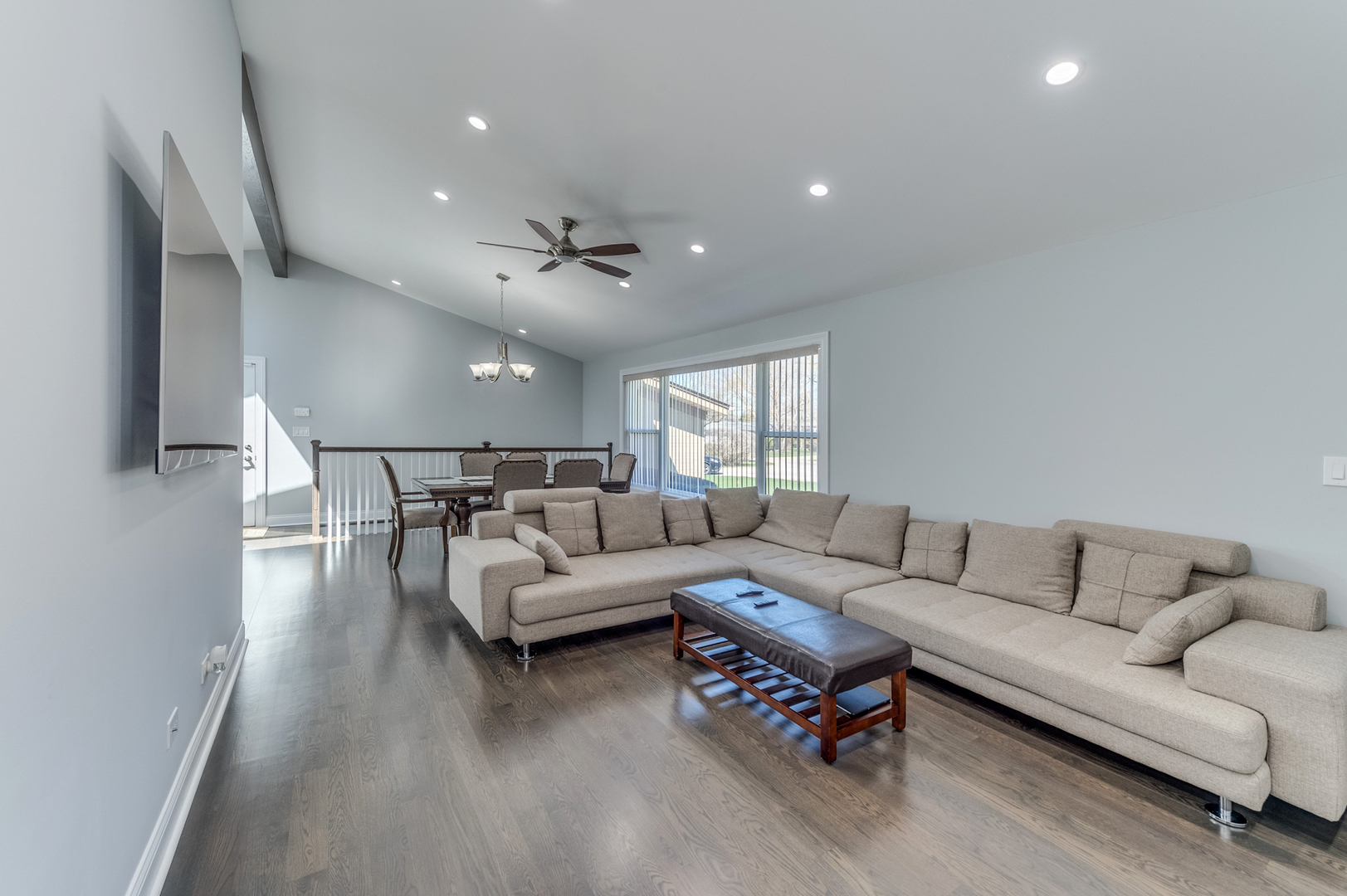 408 Warren Road Glenview, IL 60025 - Photo 4 of 28
