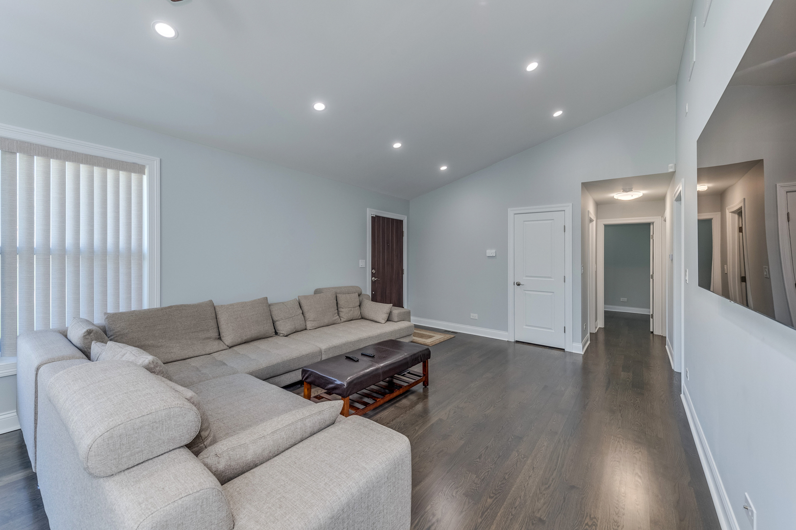 408 Warren Road Glenview, IL 60025 - Photo 5 of 28