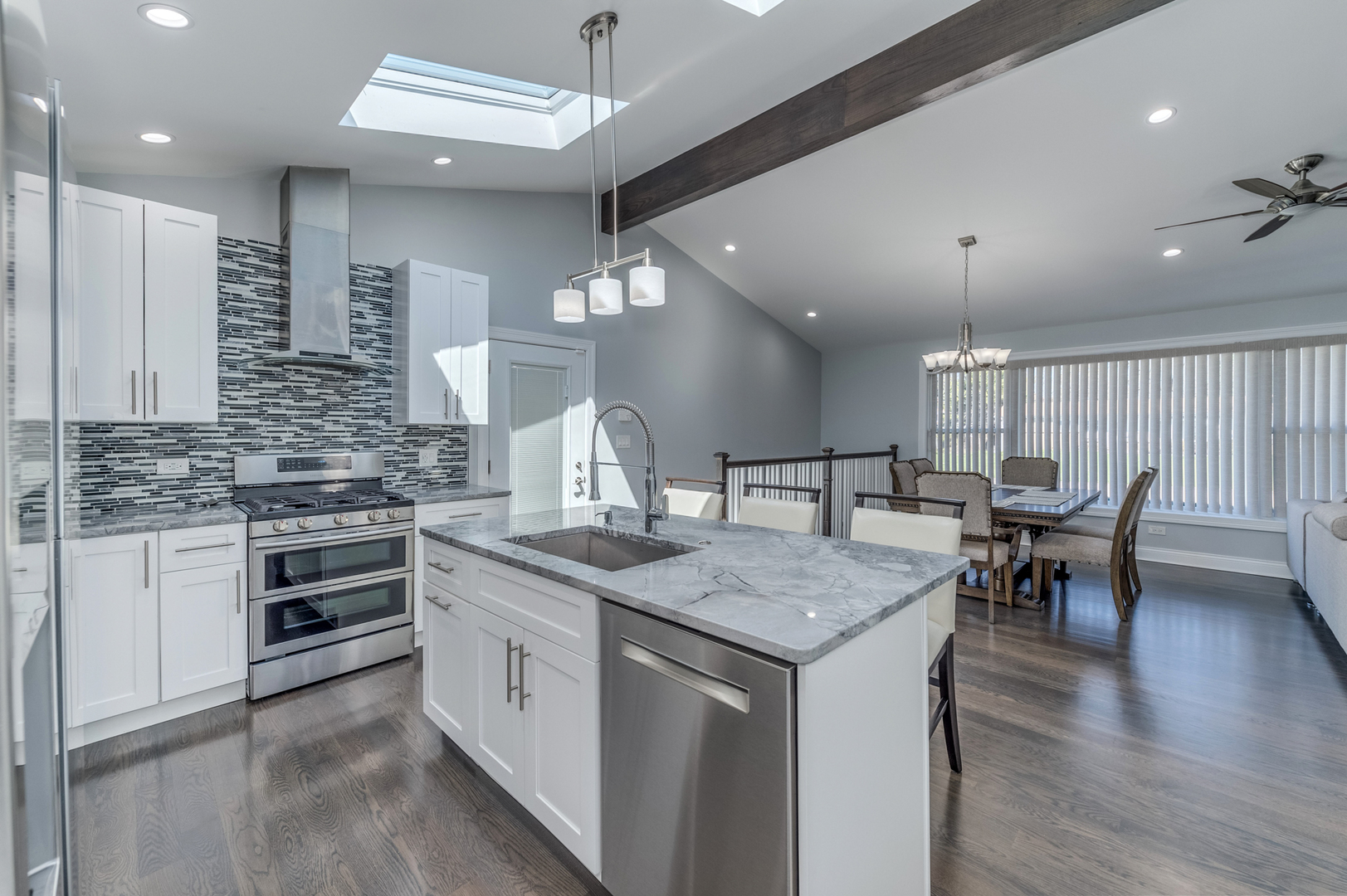 408 Warren Road Glenview, IL 60025 - Photo 10 of 28