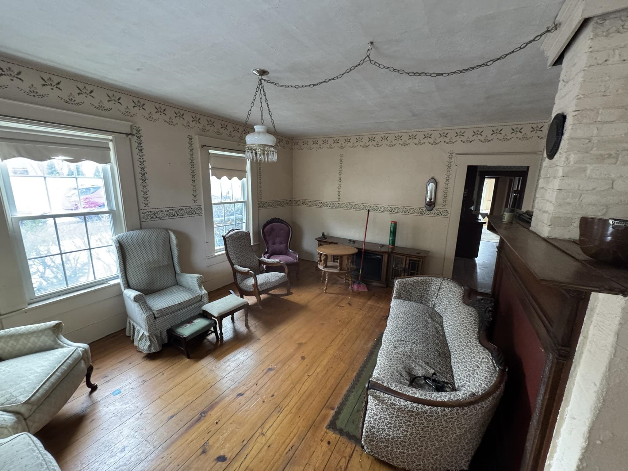 52 Elm Street Goffstown, NH 03045 - Photo 9 of 55