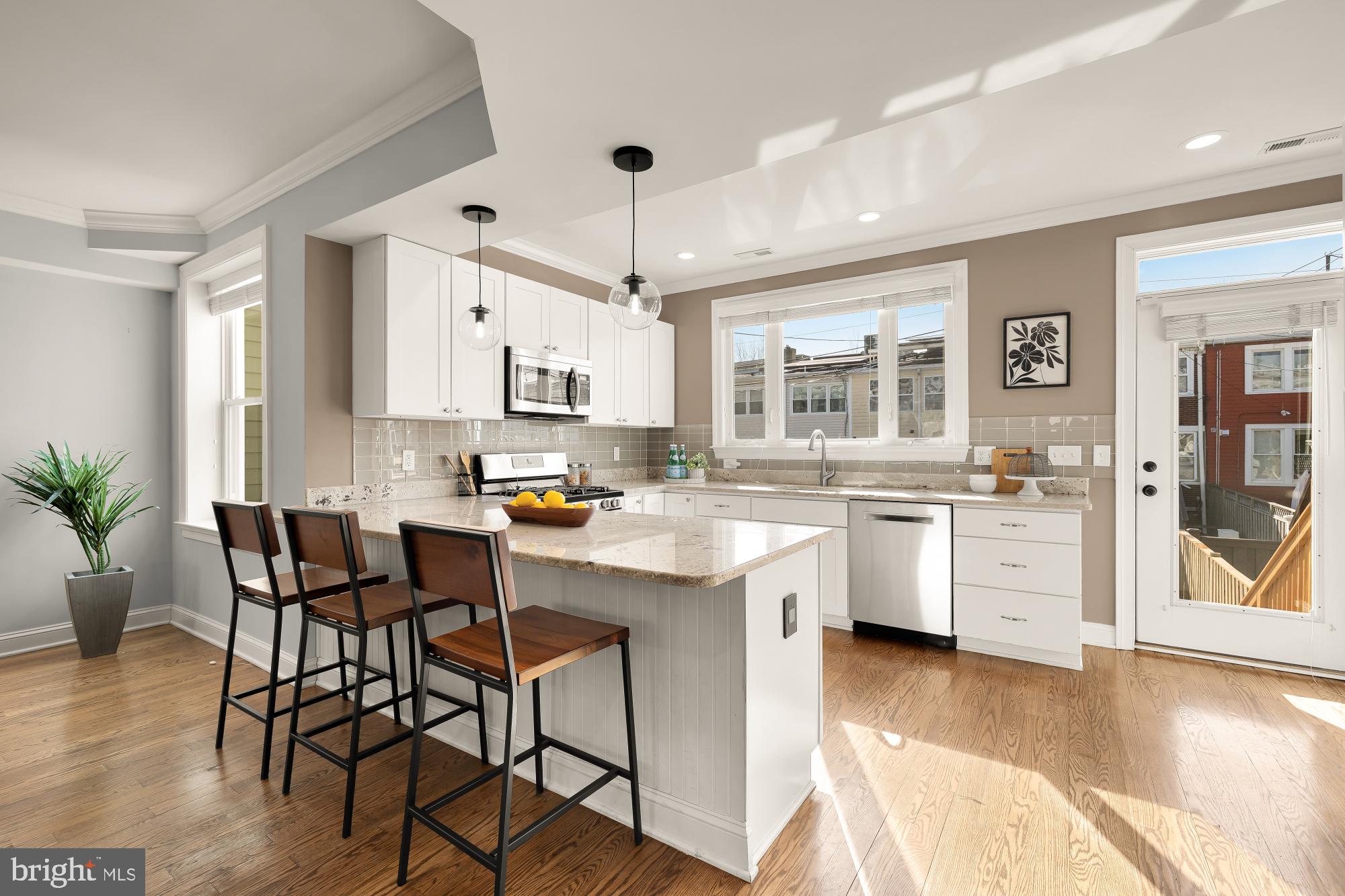 630 Quebec Place Northwest Washington, DC 20010 - Photo 8 of 36