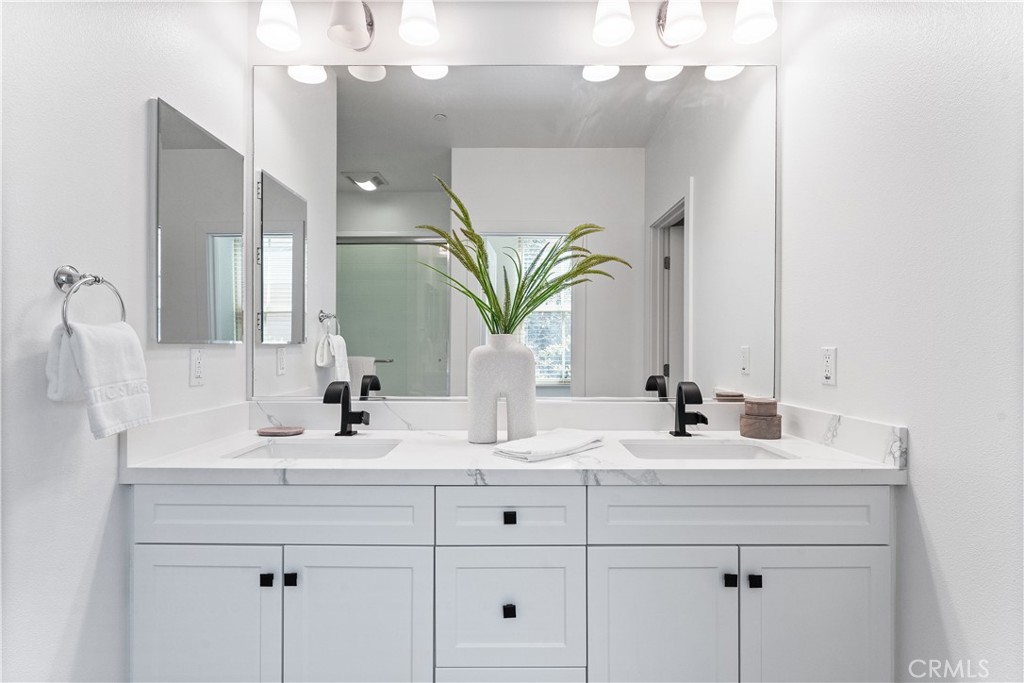 90 Mayfair Irvine, CA 92620 - Photo 16 of 30