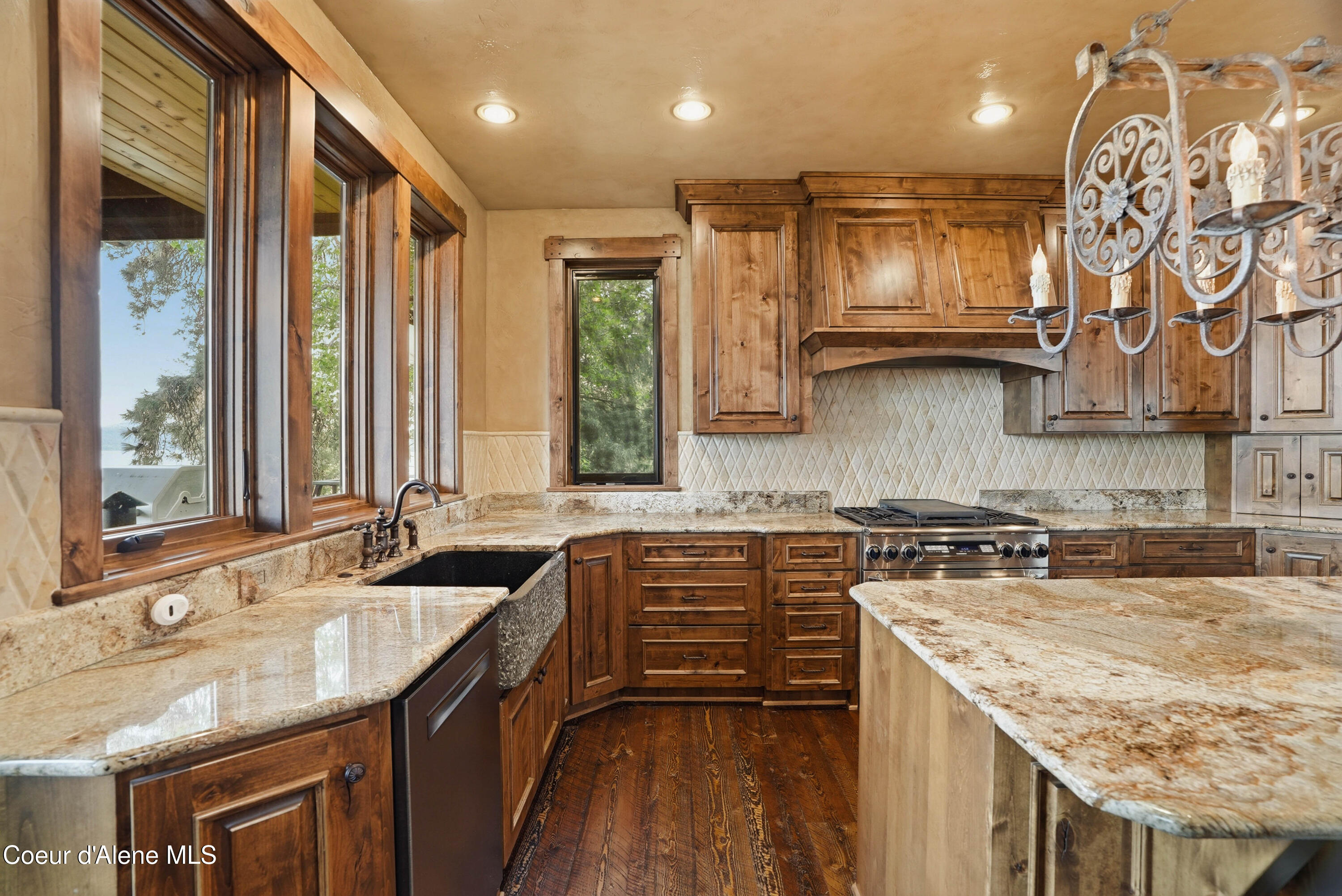 7190 West Rockford Bay Road Coeur D'Alene, ID 83814 - Photo 20 of 95 Ample Prep & Storage Space