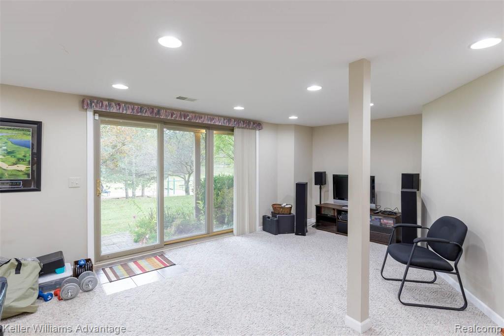 25325 Rutledge Crossing Farmington Hills, MI 48335 - Photo 39 of 56