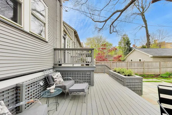 1235 Maple Avenue, Evanston, IL 60202