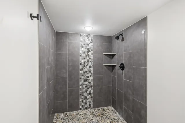 $619,000 | 6803 Keeler Avenue, Lincolnwood, IL 60712