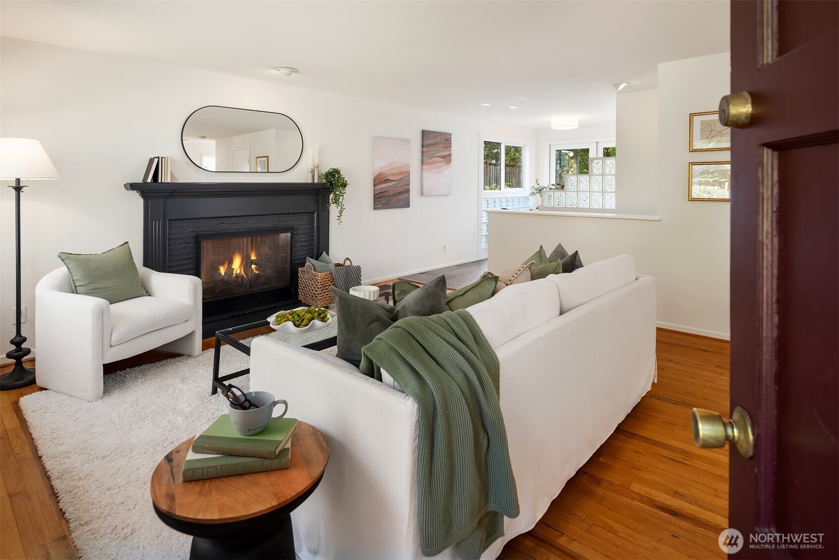 4007 49th Avenue Southwest Seattle, WA 98116 - Photo 4 of 38