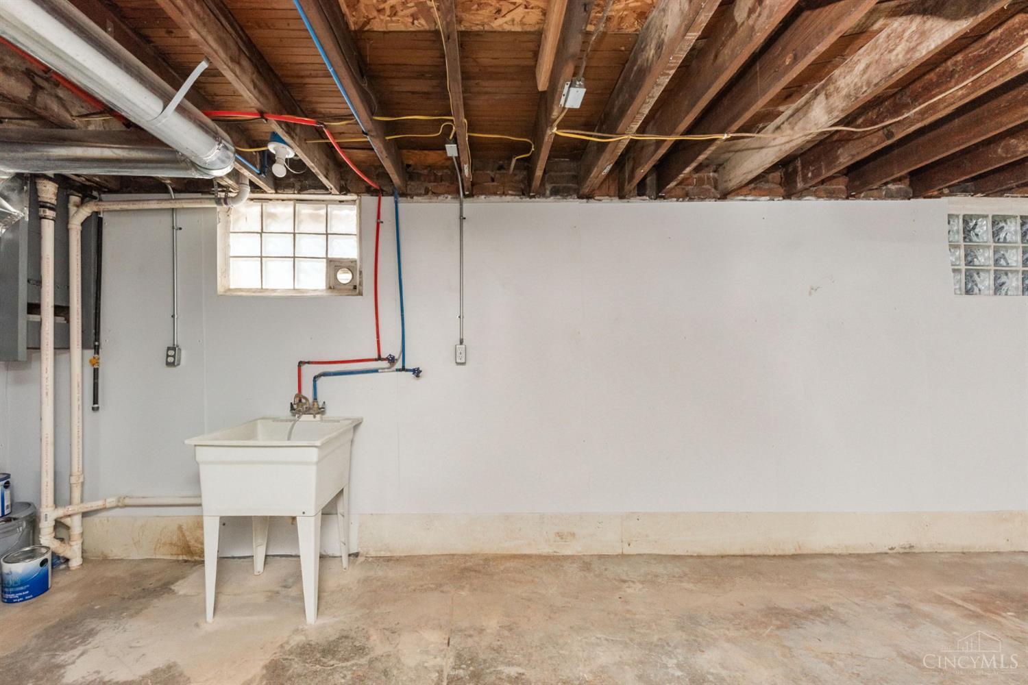 7247 Reading Road Cincinnati, OH 45237 - Photo 35 of 41 Gallery Image 35