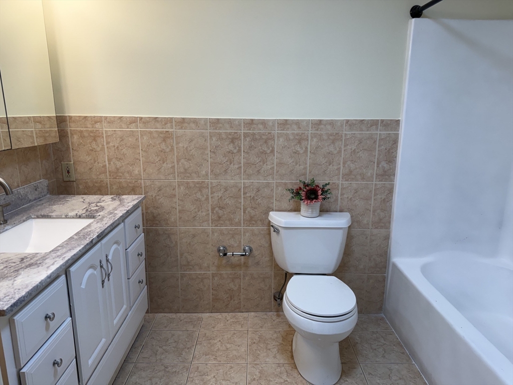 11 Hulbert Road, Unit 13 Worcester, MA 01603 - Photo 12 of 23