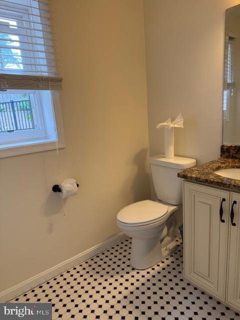 1247 Silver Run Drive Pasadena, MD 21122 - Photo 42 of 100 Full Bath off Family Room