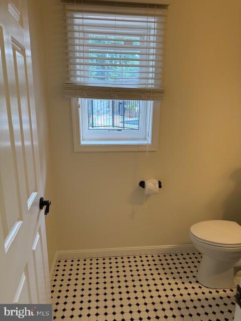 1247 Silver Run Drive Pasadena, MD 21122 - Photo 44 of 100 Full Bath off family room