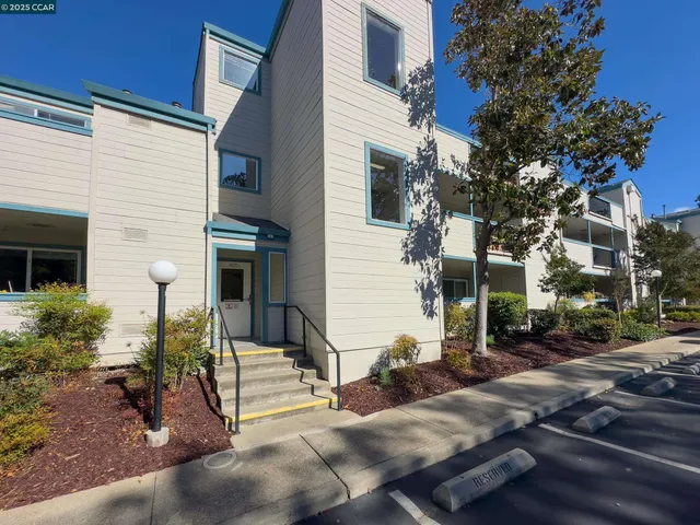 $299,000 | 1420 Bel Air Drive, Unit 207, Concord, CA 94521
