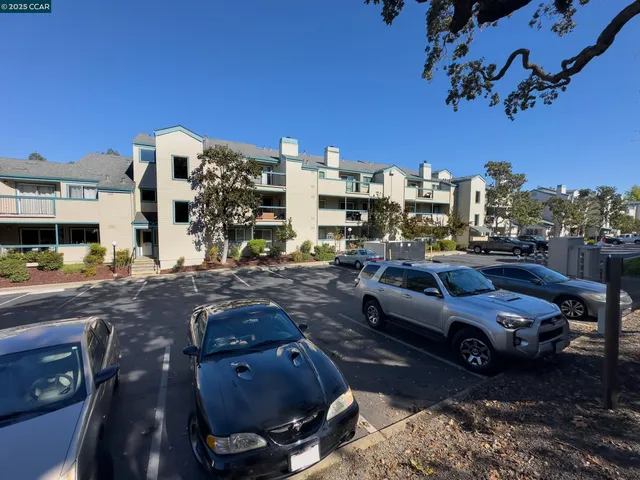 $299,000 | 1420 Bel Air Drive, Unit 207, Concord, CA 94521