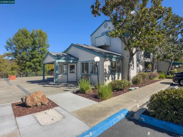 $299,000 | 1420 Bel Air Drive, Unit 207, Concord, CA 94521