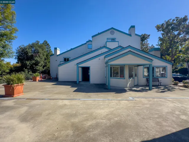 $299,000 | 1420 Bel Air Drive, Unit 207, Concord, CA 94521