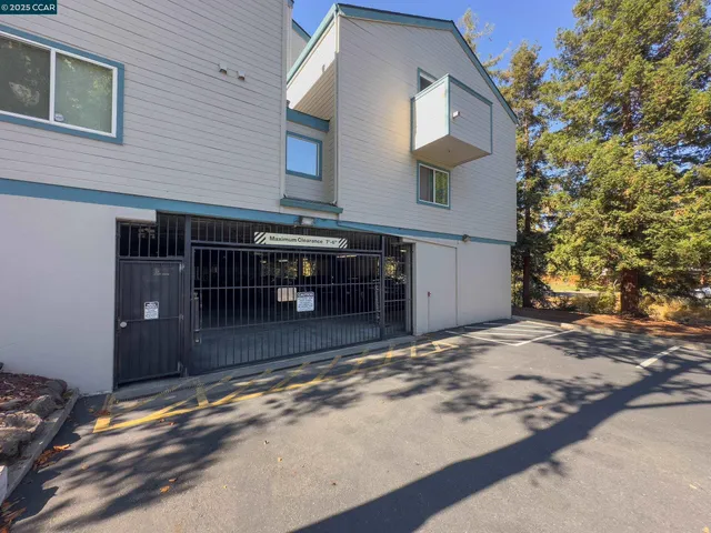 $299,000 | 1420 Bel Air Drive, Unit 207, Concord, CA 94521