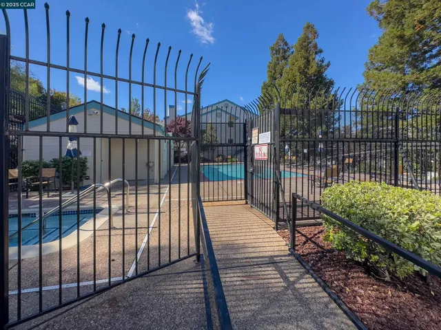 $299,000 | 1420 Bel Air Drive, Unit 207, Concord, CA 94521