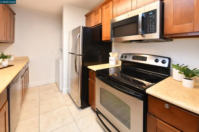 $299,000 | 1420 Bel Air Drive, Unit 207, Concord, CA 94521