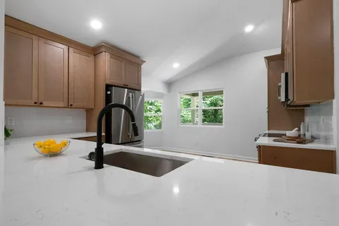 $374,900 | 122 Hale Mountain Court, Hiram, GA 30141