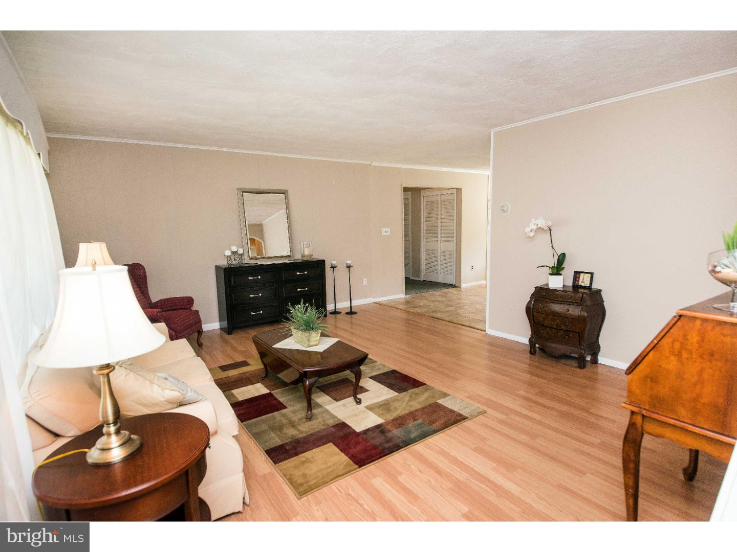 6 Towpath Road Levittown, PA 19056 - Photo 3 of 25 Living Room
