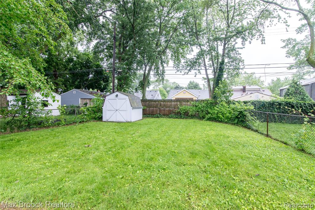 2038 Moorhouse Street Ferndale, MI 48220 - Photo 22 of 24