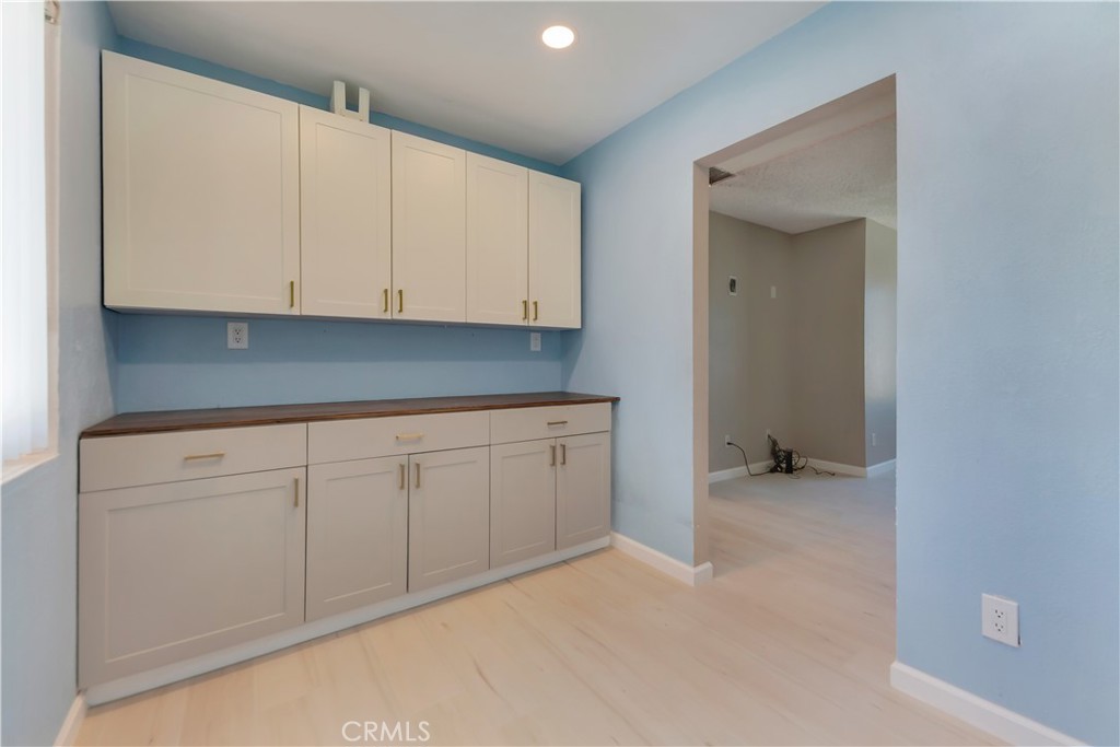 9742 East Ave R 8 Littlerock, CA 93543 - Photo 11 of 41 Pantry