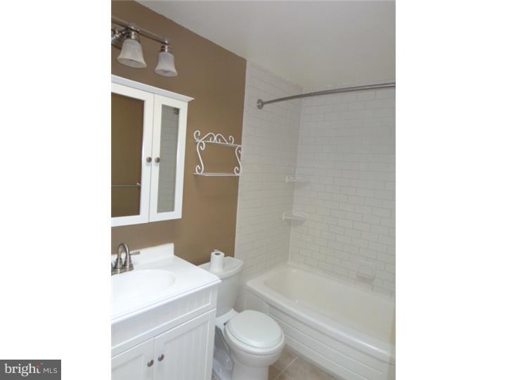 4143 Farmdale Road Philadelphia, PA 19154 - Photo 18 of 25 Bathroom