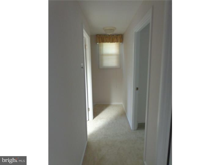 4143 Farmdale Road Philadelphia, PA 19154 - Photo 20 of 25 Hallway