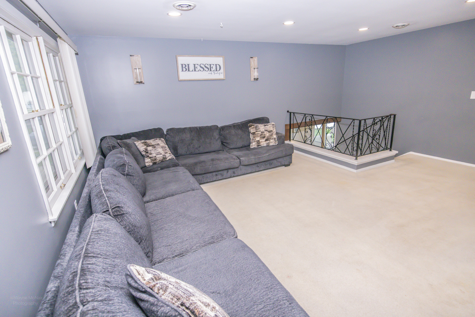 613 Westnedge Road Joliet, IL 60435 - Photo 7 of 33 a living room with furniture and a couch