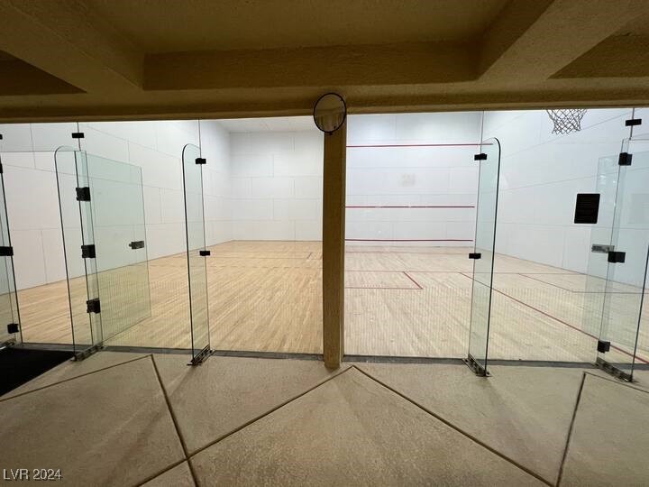 210 East Flamingo Road, Unit 306 Las Vegas, NV 89169 - Photo 38 of 51 Basketball, squash, racquetball court